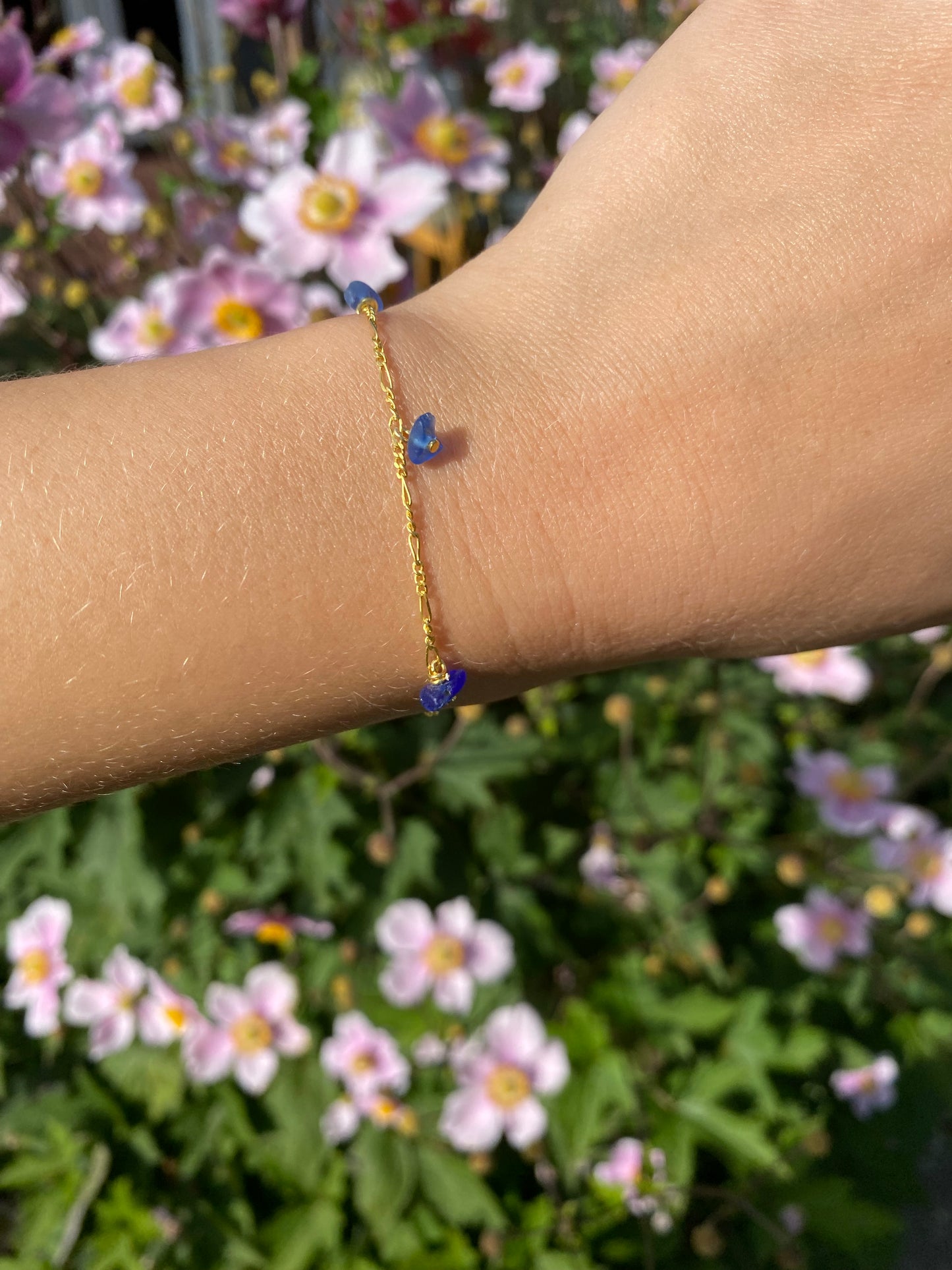 Artemisia armbånd guld - mørkeblå