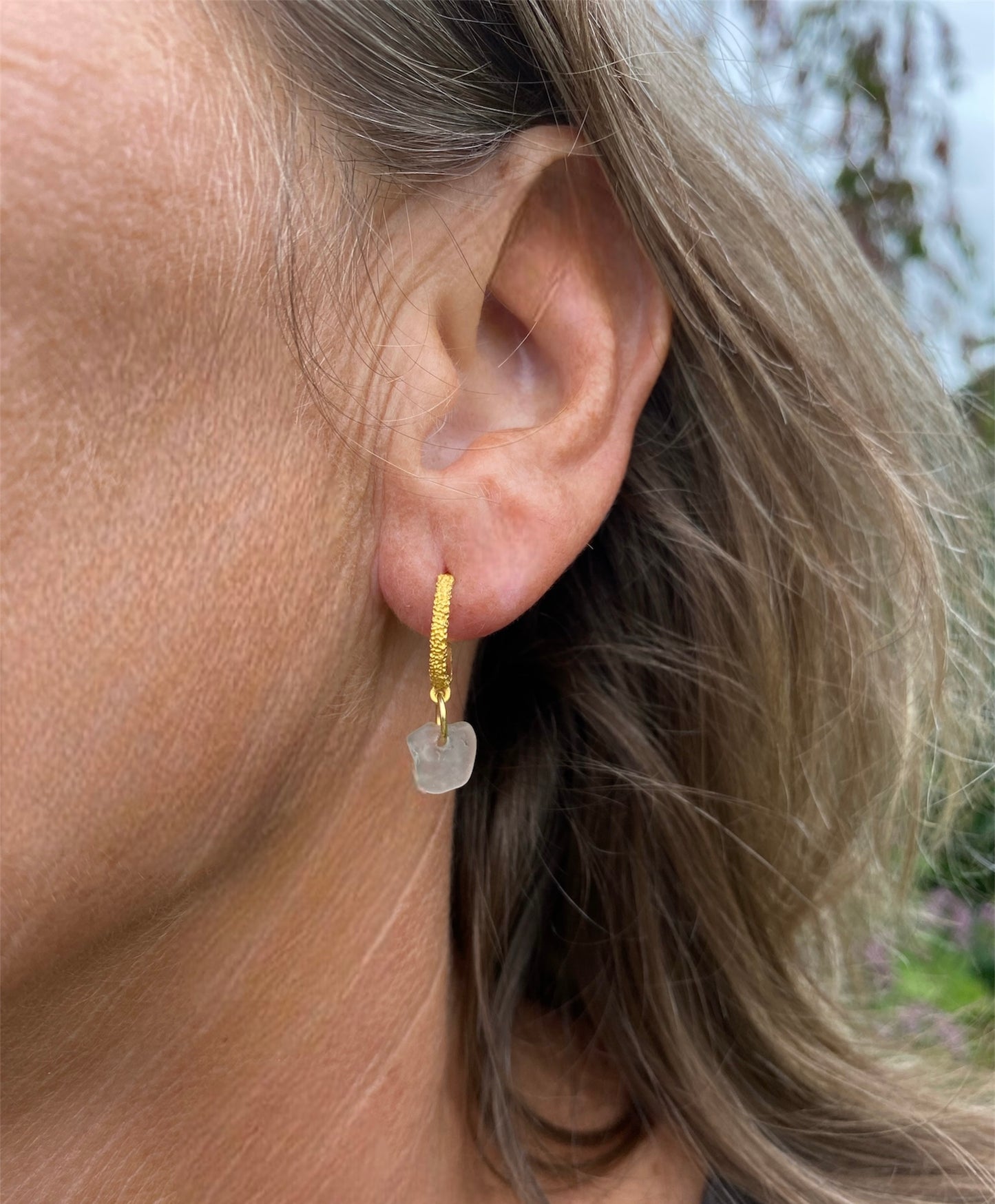 Plantago øreringe guld - hvid